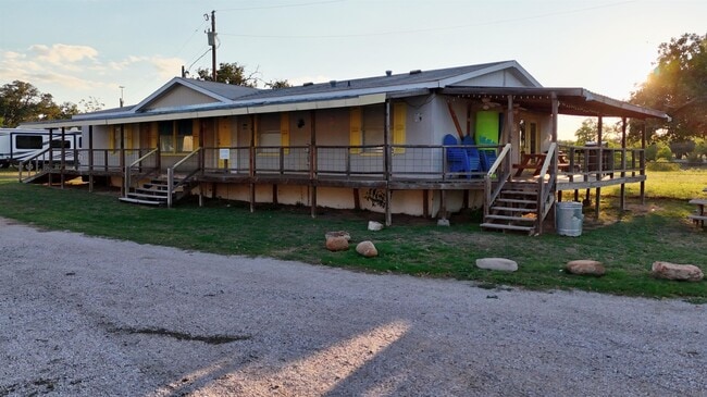 Photo - 1504 TX-261 House