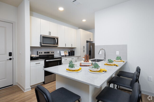 4BR, 4BA - 1,352SF - Kitchen