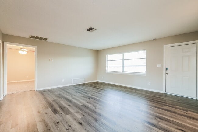 Photo - 115 Daleview Ave House