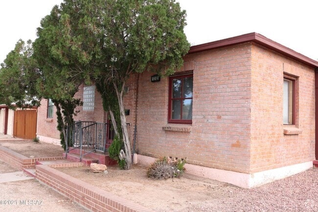 Building Photo - 1202 N Tucson Blvd Rental
