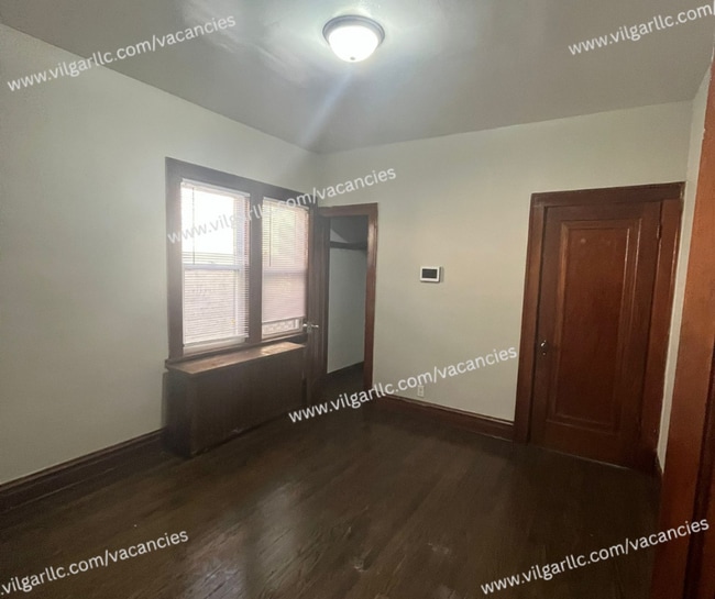 Photo - 3 large bedrooms, 1 full bath home in Gary...