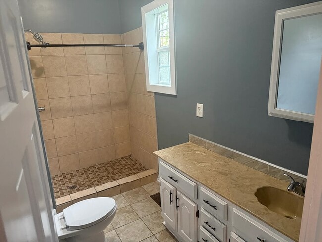 Photo - 750 Udell St