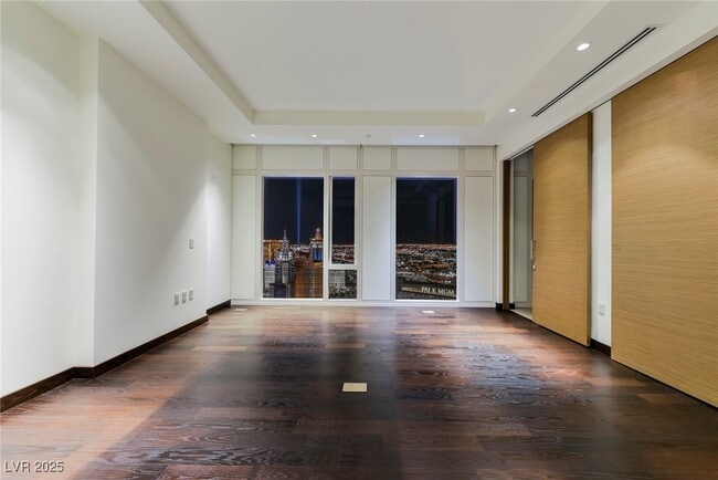 Building Photo - 3750 S Las Vegas Blvd Unit 3902