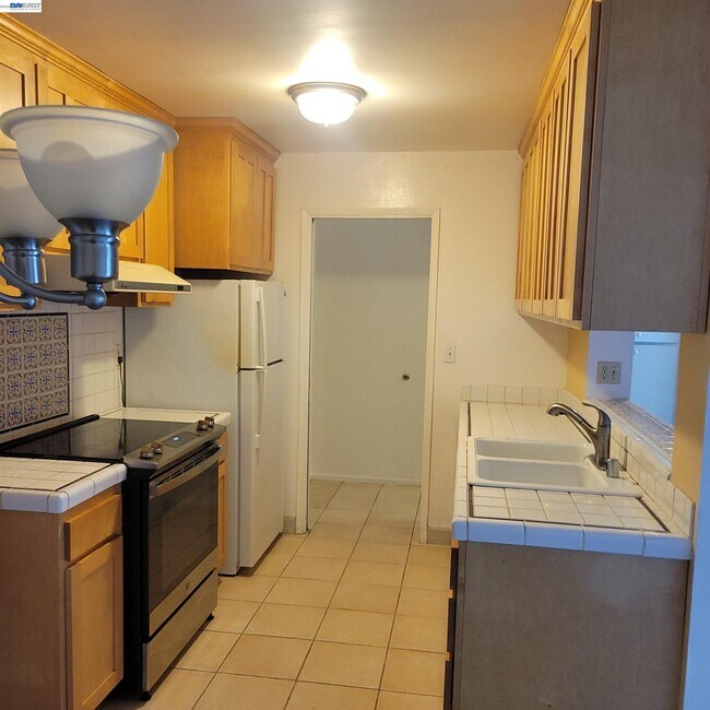 Photo - 1321 Webster St Unit D113