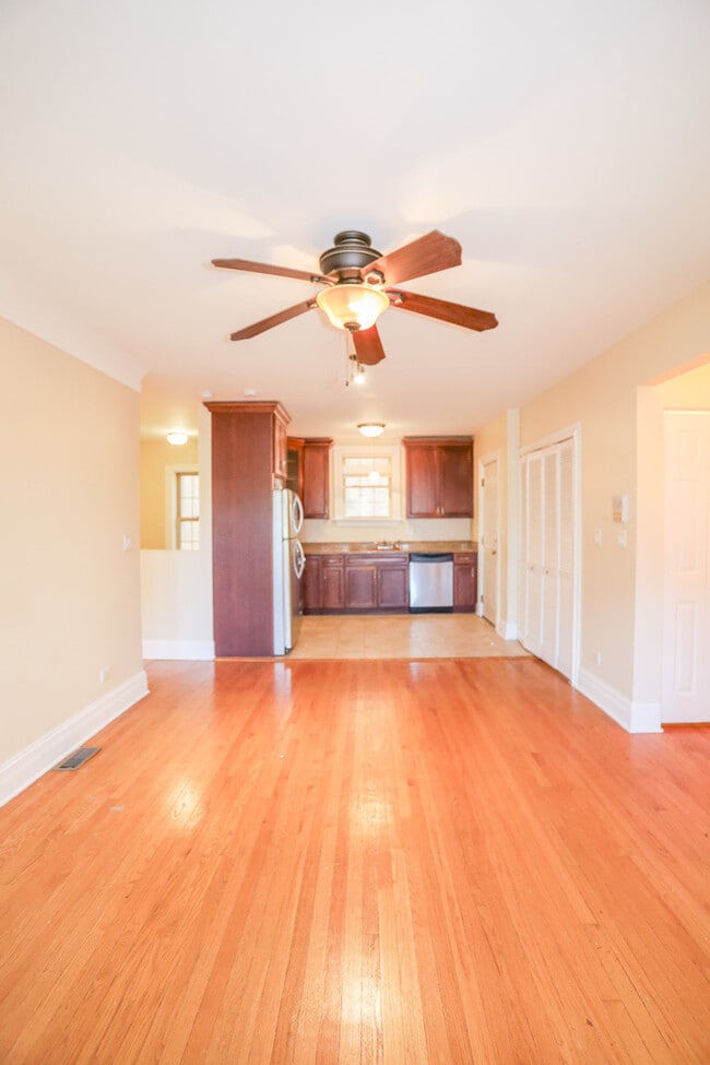 Photo - 2050 W Summerdale Ave Unit 1C