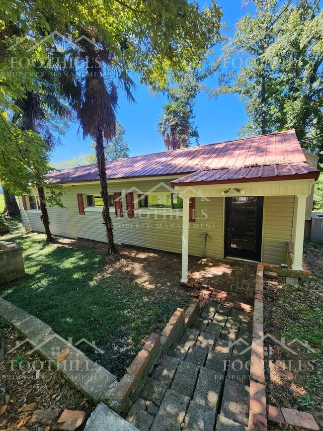 Photo - Charming Lake Cottage 2 Bedroom/2 Bath