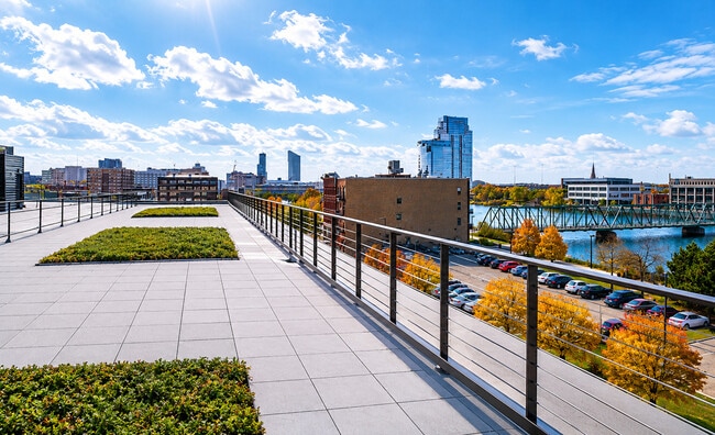 River Flats at 820 Monroe