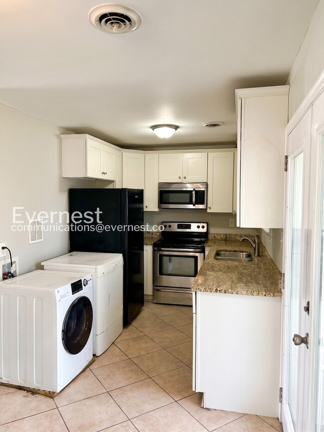 Photo - 1252 W Moore St