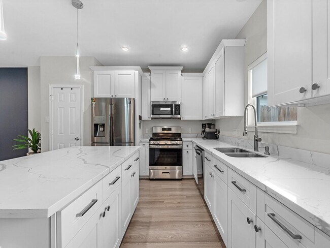 Photo - 8407 James Franklin St