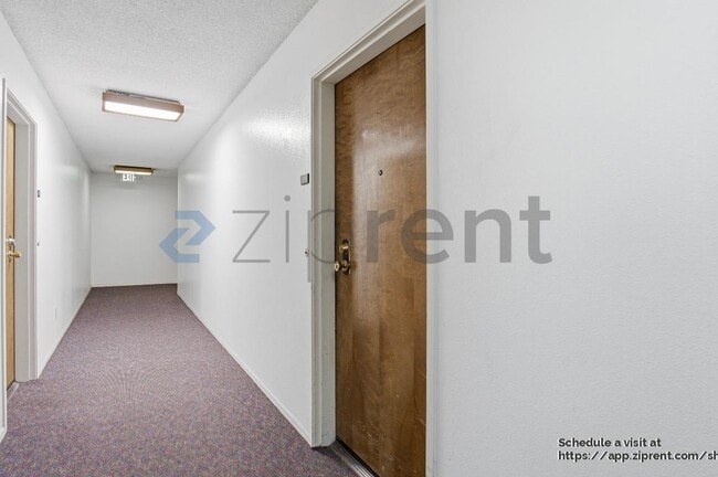 Photo - 4295 Vía Arbolada