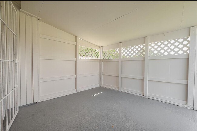 12423 Tambourine Dr
