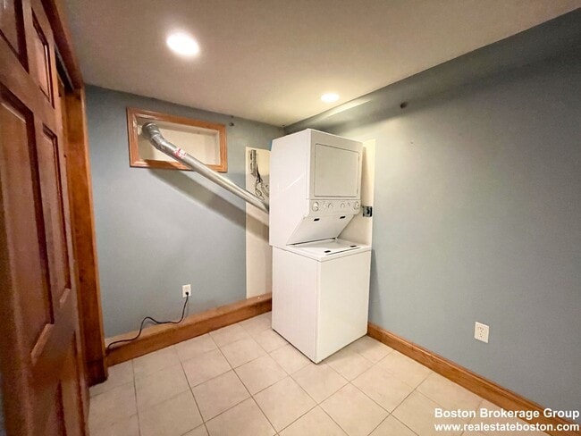 Photo - 241 W 3rd St Unit 2