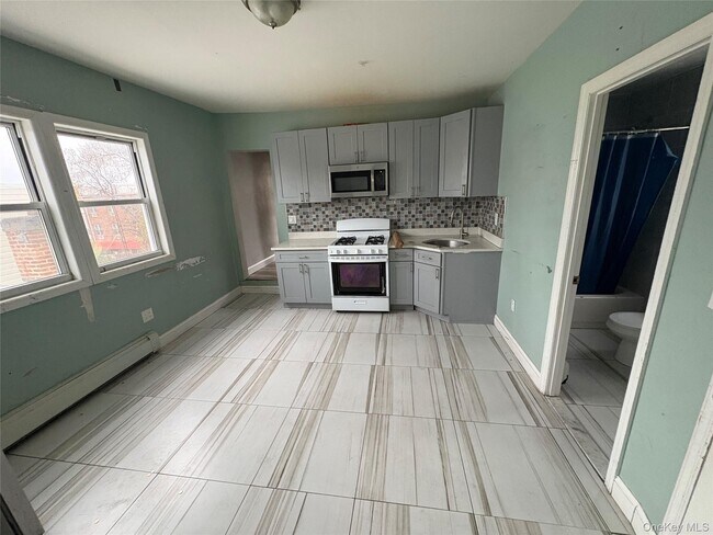 Photo - 56-33 Waldron St