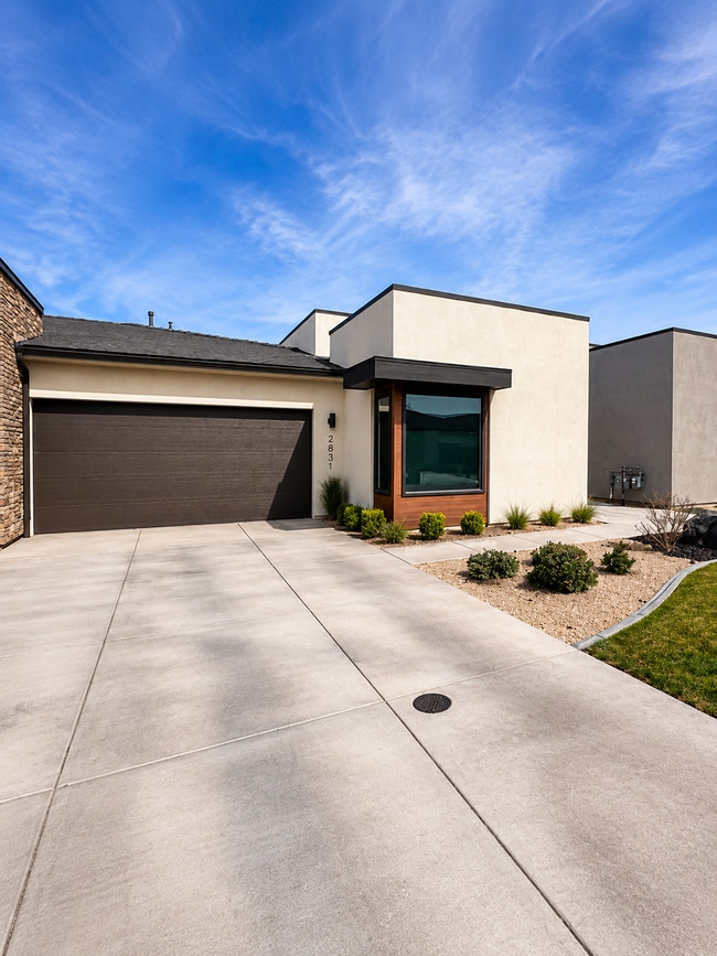 Building Photo - 2831 E Snowberry Dr