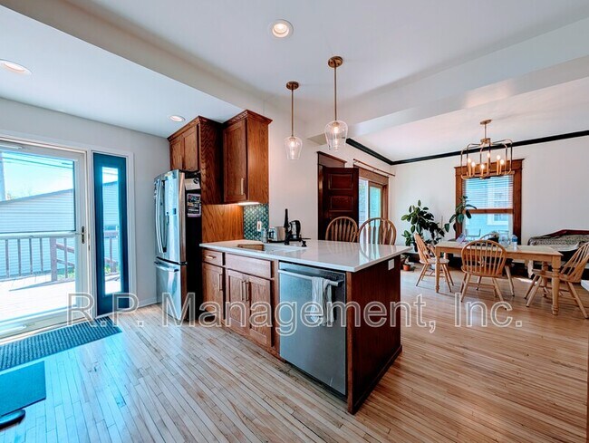 Photo - 398 N Herschel St
