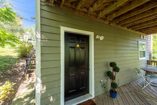 Photo - 107 E Clifton Ave Unidad ID1234537P