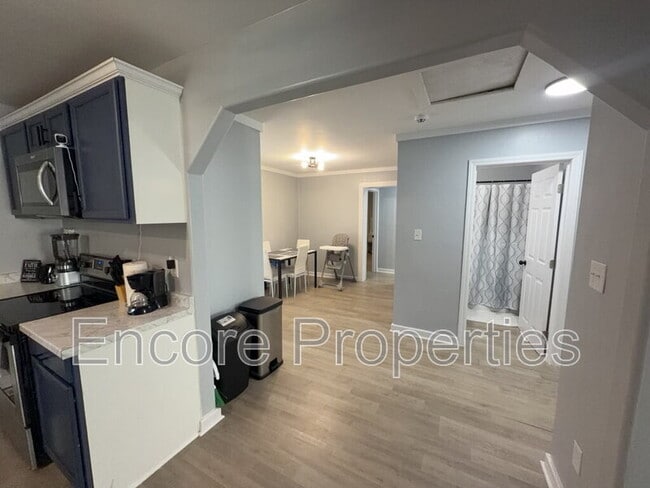 Photo - 1614 Murchison Rd