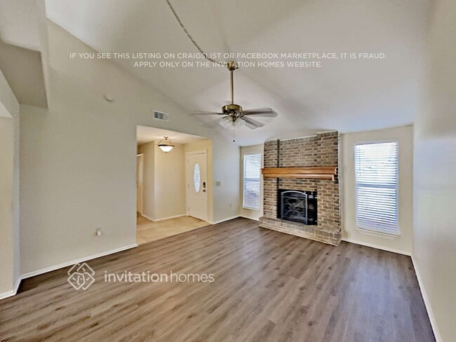 Photo - 1821 W Clinton Dr