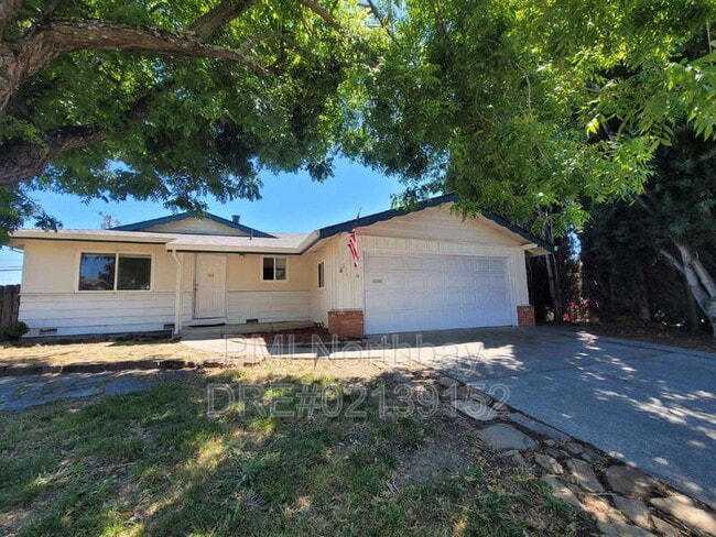 Photo - 1325 Canterbury Dr