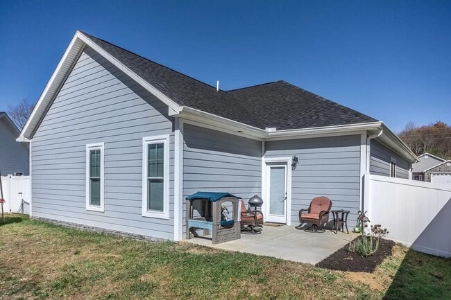 Photo - 515 Villa Ln