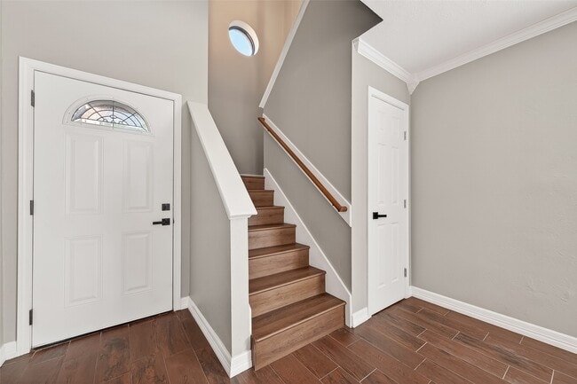 Photo - 1720 Old Creek Dr