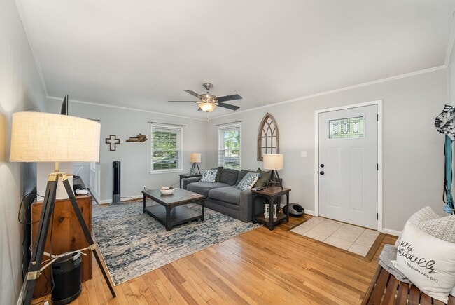Photo - 1633 Sunset Dr