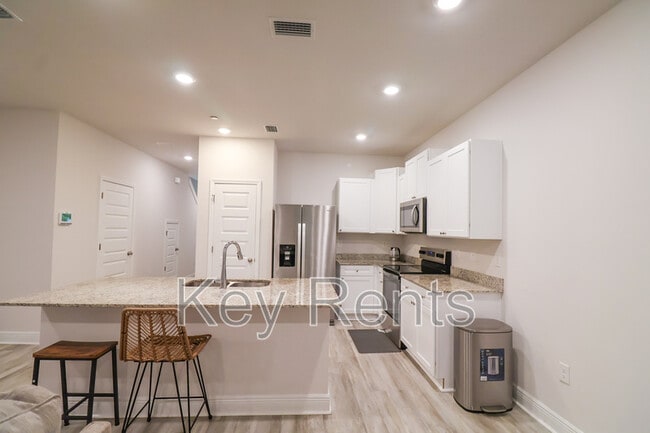 Photo - 7174 Village Ln