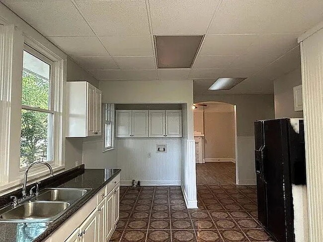 Photo - "Charming 3-Bed, 2-Bath Oasis in Anderson – Your Perfect Retreat Awaits!"