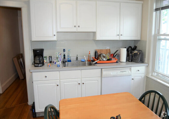 Building Photo - 440 Washington St Unit 3 Rental