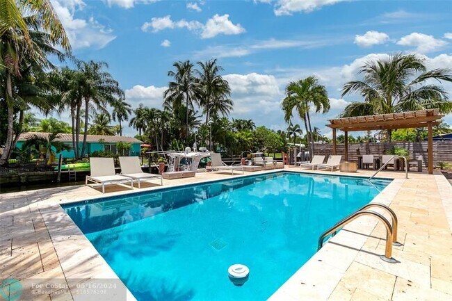 Photo - 1704 SW 4th Ct