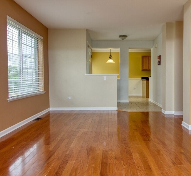 Photo - 1160 Hawthorne Ln