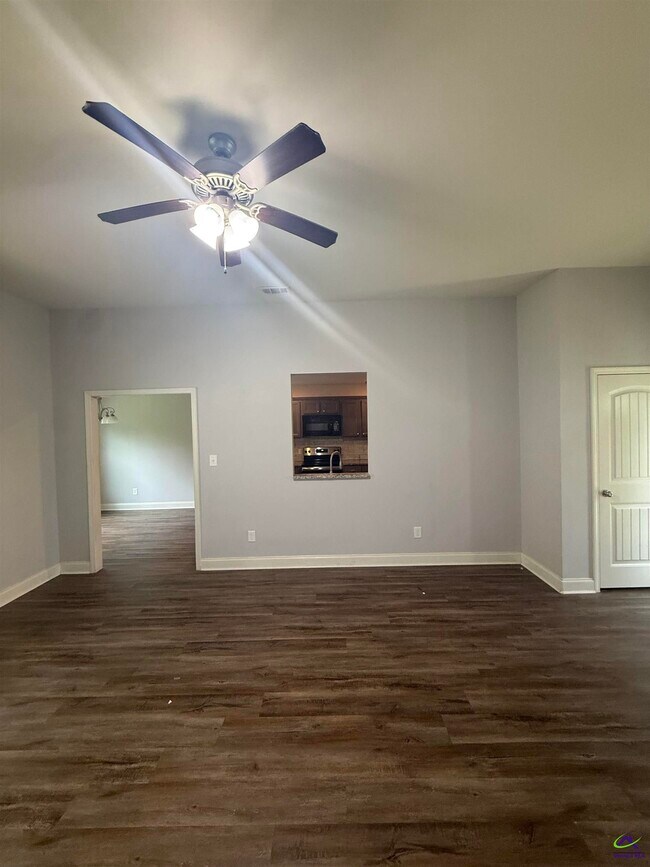 Photo - 120 Worchester Cir