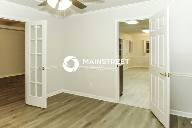 Photo - 4 Bedroom Pet-Friendly Home in HUNTSVILLE, AL with Main Street Renewal