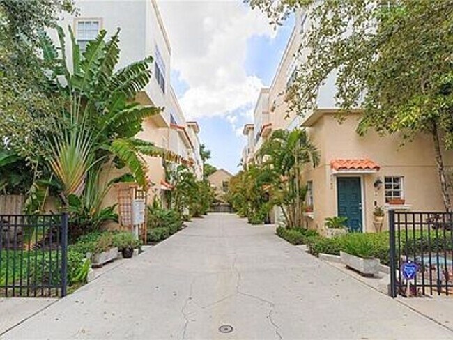 Photo - Private Townhouse in Heart of South Tampa