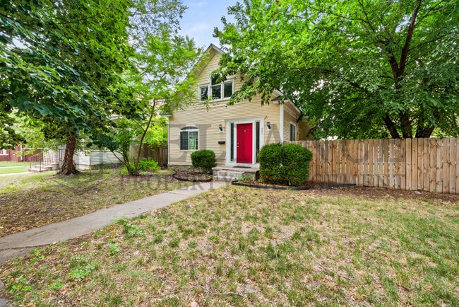 Building Photo - 201 S Volutsia Ave