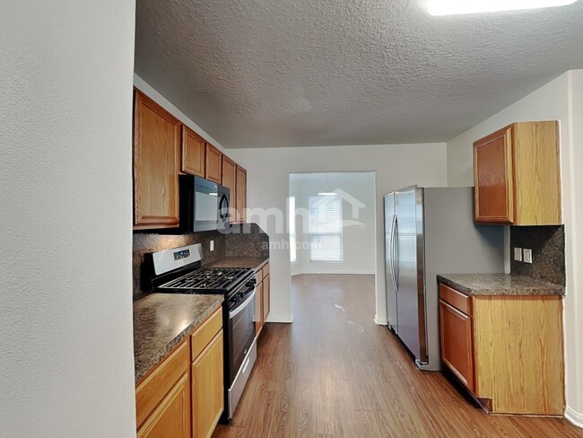 Photo - 3631 Barkers Crossing Ave