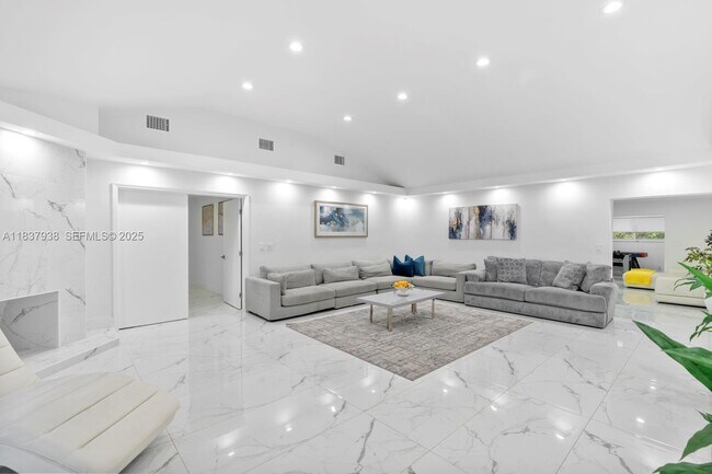 Photo - 1247 Jackson St