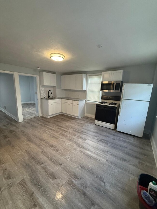 Photo - 170 Arnold St Unit 1F