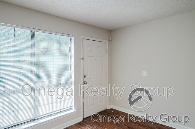 Photo - 1811 Carson Rd Unit Apt 4