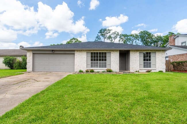 Building Photo - 16911 Bougainvilla Ln