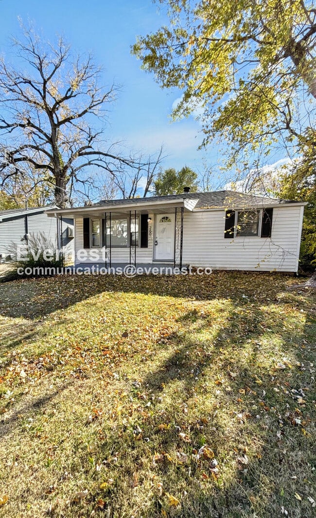 Building Photo - 260 Sadonia Ave