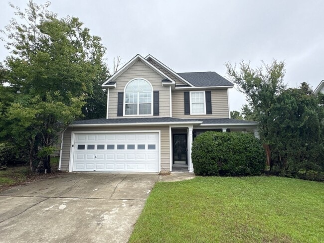 Building Photo - 3 bedroom with fenced backyard