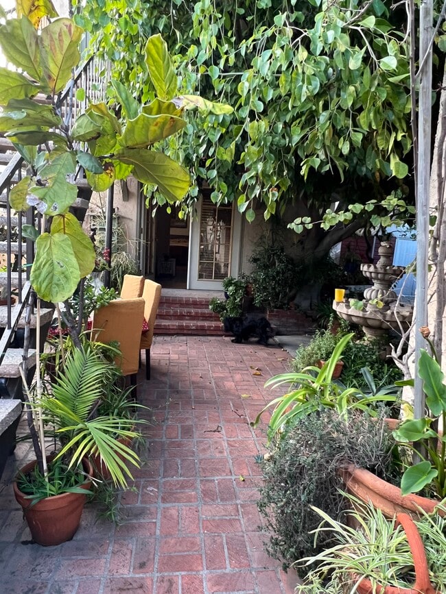 Photo - 1126 Hi Point St Unidad FURNISHED SUITE