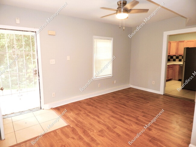 Photo - 2284 Alvin Dr NW