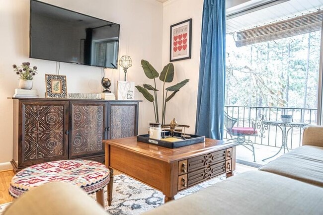 Photo - 331 Driftwood Cir