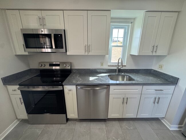 Photo - 801 Broadway Ave