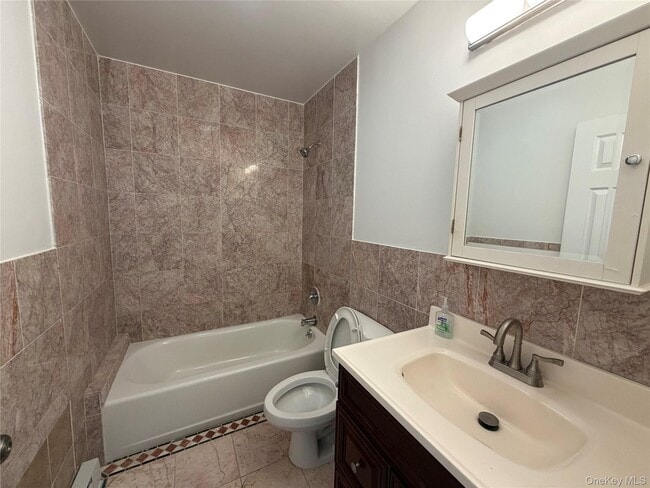 Photo - 182 Ashford Ave Unit 2