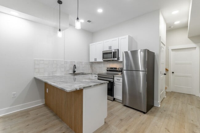 Building Photo - 1124 Garfield St Unit A