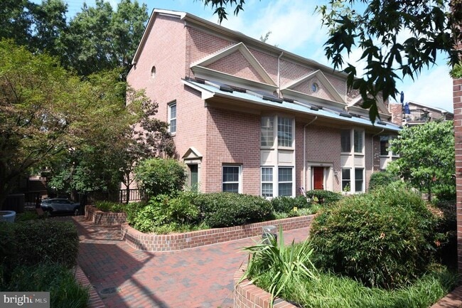 Photo - 601 N Tazewell St
