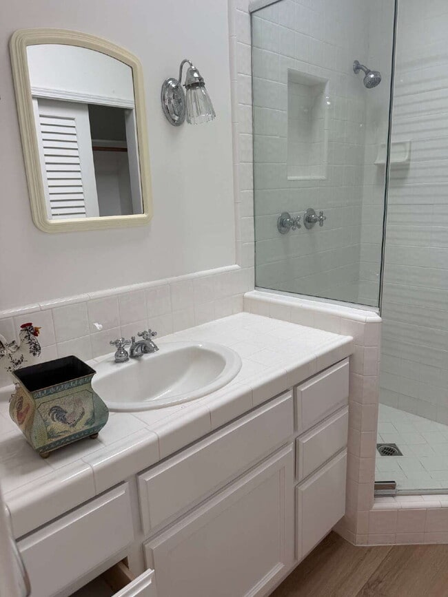 Unfurnished Studio Balboa Island